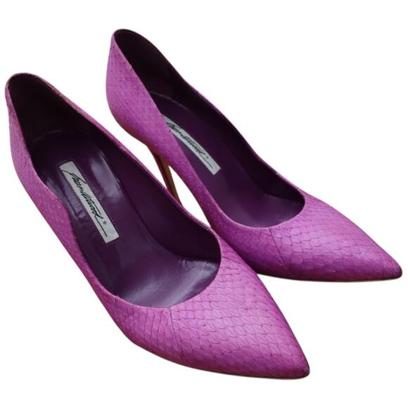 Brian Atwood Fuschia Purple Besame Snake Skin Pumps 38.5 - Picture 3 of 15